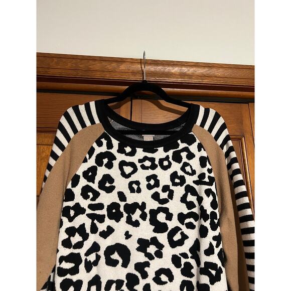 Chico’s Zenergy Women's Leopard Colorblock Knit Sweater Mixed Media Size 3 (XL) - Picture 3 of 9